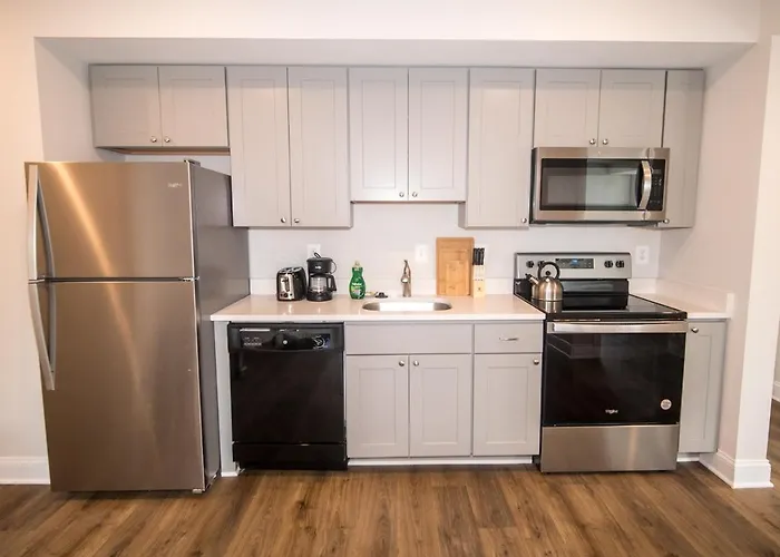 The Josi:Elegant Space And View