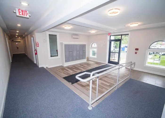 The Josi:Elegant Space And View
