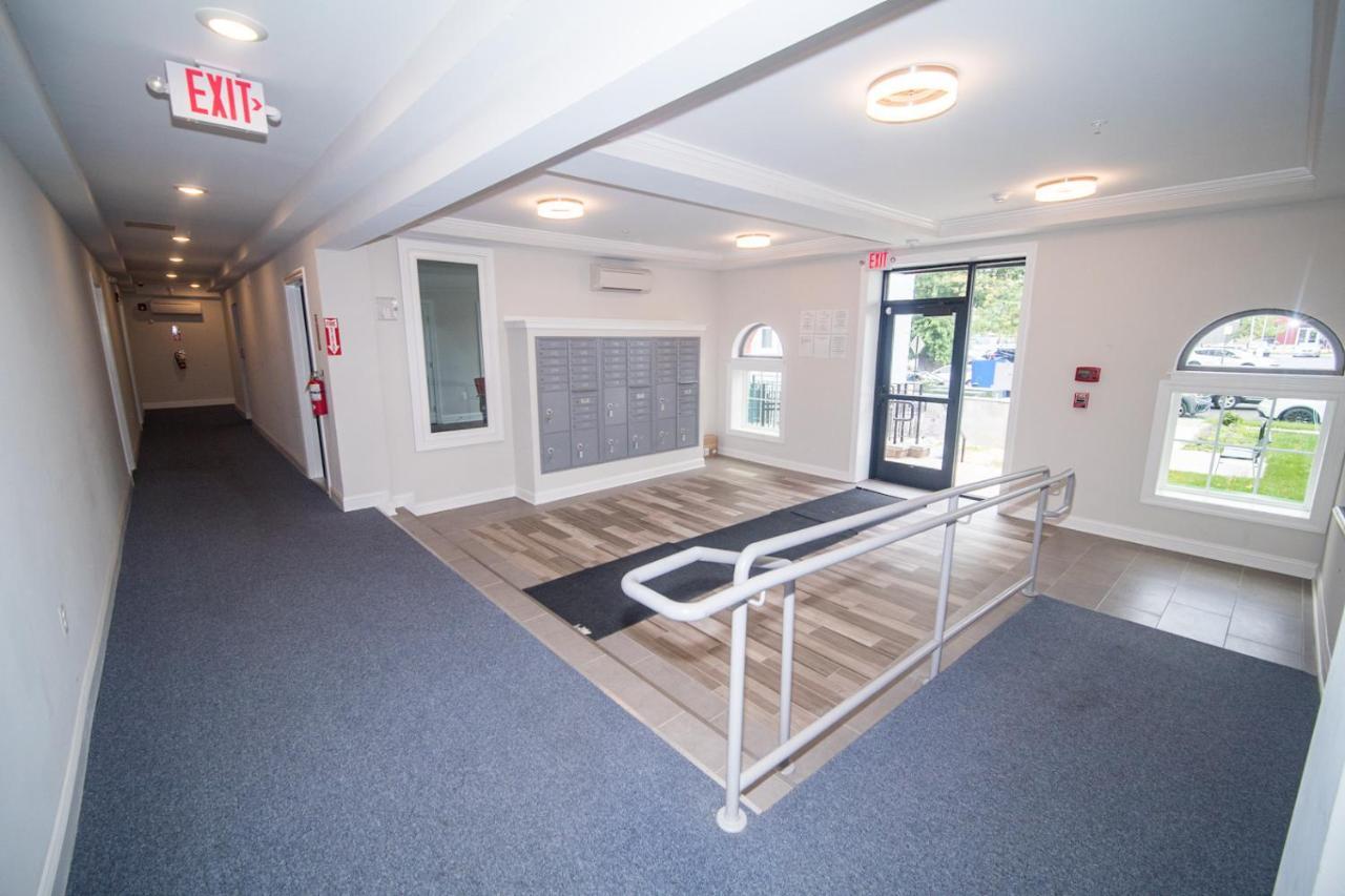 The Josi:elegant Space And View
